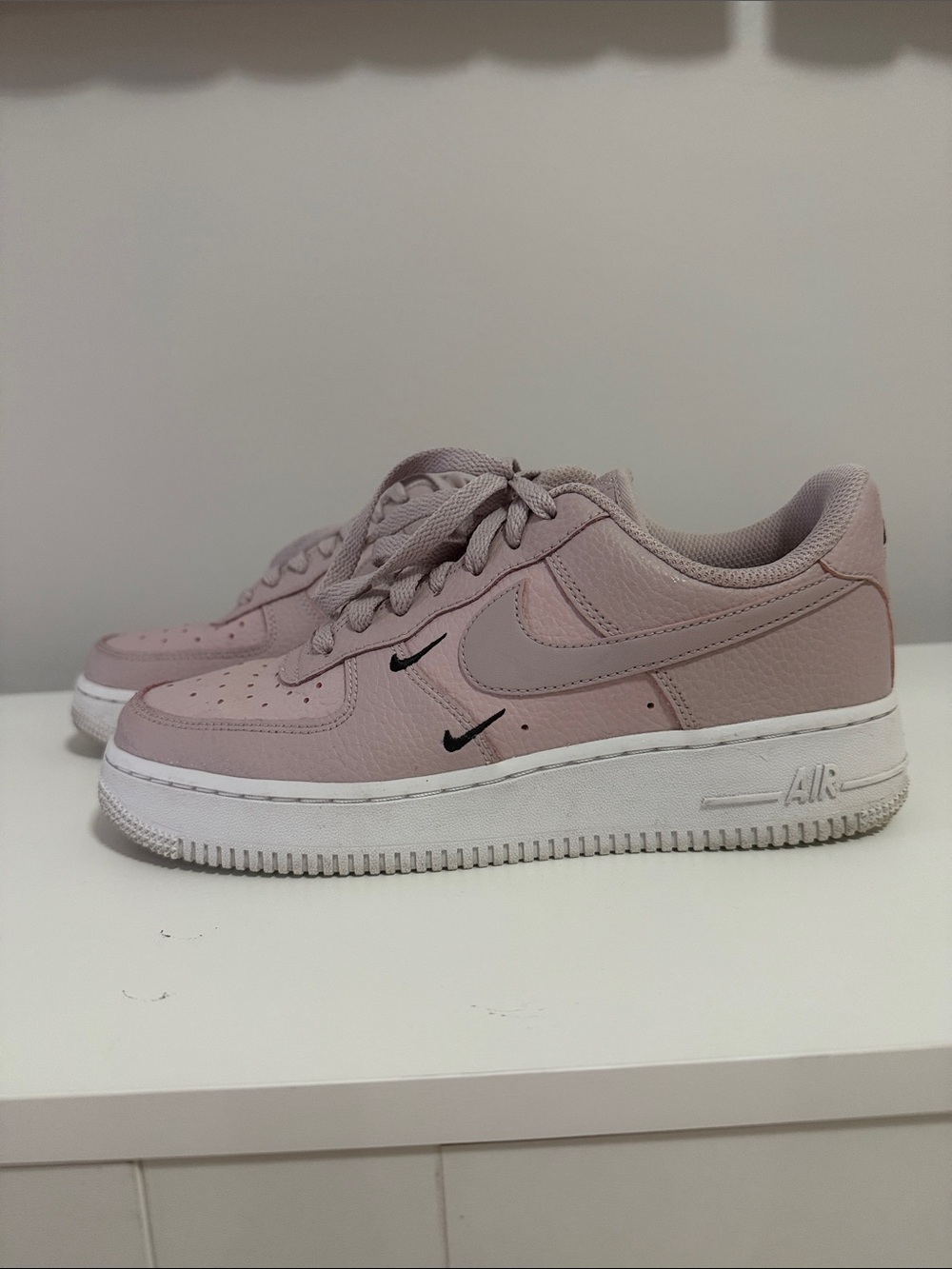 Nike Women's Low-Top Sneakers in Light Mauve